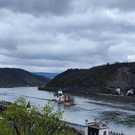Direkt Am Rhein Mit Burgblick Nahe Rheinsteig Bis 8 Personen, 2 Baeder, 4 Zimmer, Kueche, Netflix Lägenhet Kaub Exteriör bild